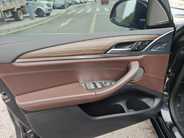 BMW X3 2020 xDrive28i M Sports suit interior photo 12