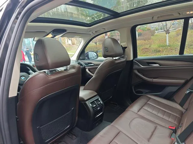 BMW X3 2020 xDrive28i M Sports suit interior photo 15