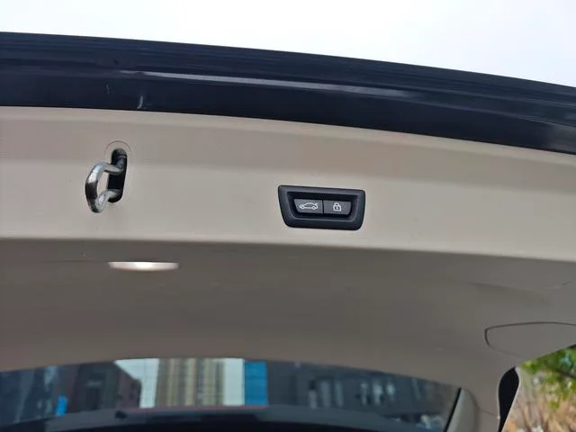 BMW X3 2020 xDrive28i M Sports suit interior photo 20