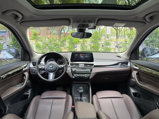 BMW X1 2022 sDrive25Li Leader extérieur photo 8 BMW X1 2022 sDrive25Li Leader extérieur photo 8