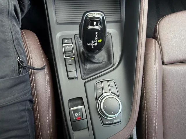 BMW X1 2022 sDrive25Li Leader intérieur photo 18 BMW X1 2022 sDrive25Li Leader intérieur photo 18