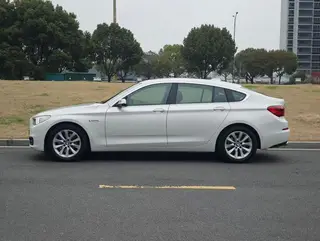 BMW 5 Series GT 2015 528i Líder exterior foto 4 BMW 5 Series GT 2015 528i Líder exterior foto 4