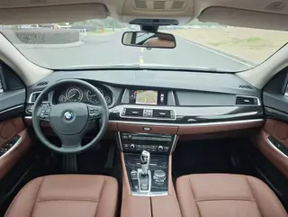 BMW 5 Series GT 2015 528i Líder exterior foto 7 BMW 5 Series GT 2015 528i Líder exterior foto 7