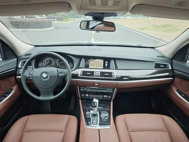 BMW 5 Series GT 2015 528i Líder exterior foto 7 BMW 5 Series GT 2015 528i Líder exterior foto 7