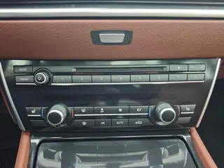 BMW 5 Series GT 2015 528i Líder interior foto 18 BMW 5 Series GT 2015 528i Líder interior foto 18