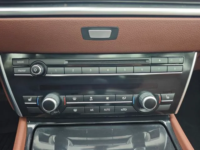 BMW 5 Series GT 2015 528i Líder interior foto 18 BMW 5 Series GT 2015 528i Líder interior foto 18
