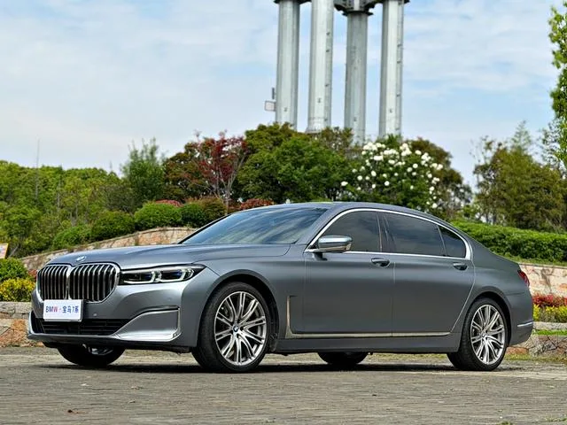 BMW 7 Series 2021 740Li xDrive Tipo administrativo Traje de lujo exterior foto 1 BMW 7 Series 2021 740Li xDrive Tipo administrativo Traje de lujo exterior foto 1