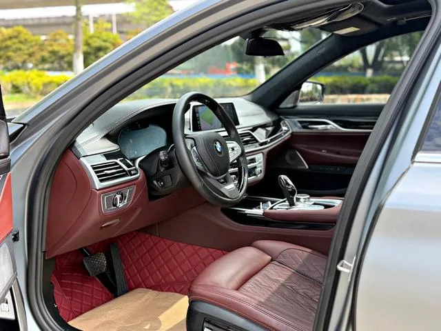 BMW 7 Series 2021 740Li xDrive Tipo administrativo Traje de lujo exterior foto 5 BMW 7 Series 2021 740Li xDrive Tipo administrativo Traje de lujo exterior foto 5