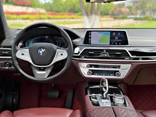 BMW 7 Series 2021 740Li xDrive Tipo administrativo Traje de lujo exterior foto 8 BMW 7 Series 2021 740Li xDrive Tipo administrativo Traje de lujo exterior foto 8