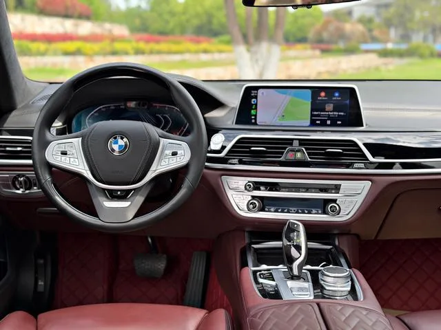 BMW 7 Series 2021 740Li xDrive Tipo administrativo Traje de lujo exterior foto 8 BMW 7 Series 2021 740Li xDrive Tipo administrativo Traje de lujo exterior foto 8