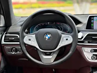 BMW 7 Series 2021 740Li xDrive Tipo administrativo Traje de lujo exterior foto 9 BMW 7 Series 2021 740Li xDrive Tipo administrativo Traje de lujo exterior foto 9