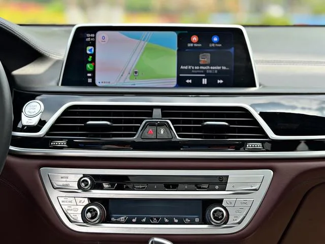 BMW 7 Series 2021 740Li xDrive Tipo administrativo Traje de lujo exterior foto 10 BMW 7 Series 2021 740Li xDrive Tipo administrativo Traje de lujo exterior foto 10