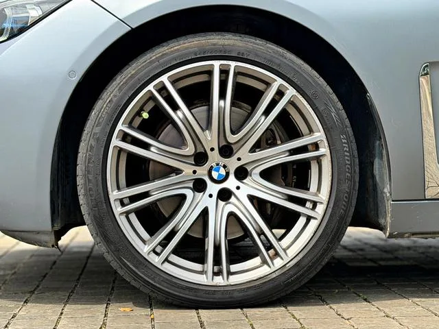 BMW 7 Series 2021 740Li xDrive Tipo administrativo Traje de lujo interior foto 16 BMW 7 Series 2021 740Li xDrive Tipo administrativo Traje de lujo interior foto 16