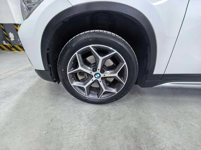 BMW X1 2018 xDrive20Li Premium Class interior photo 15