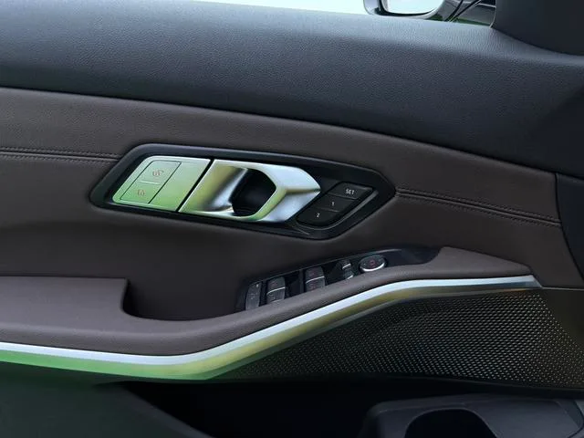 BMW 3 Series 2020 320Li M Sports suit interior photo 15