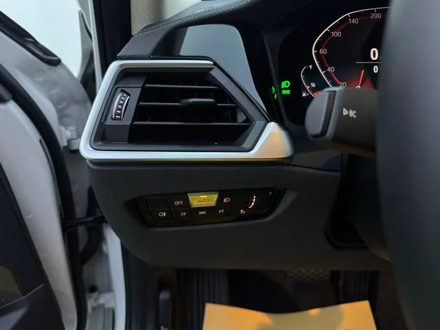 BMW 3 Series 2020 320Li M Sports suit interior photo 16