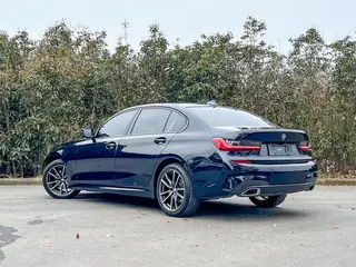 BMW 3 Series 2021 320Li M Conjunto deportivo exterior foto 4 BMW 3 Series 2021 320Li M Conjunto deportivo exterior foto 4