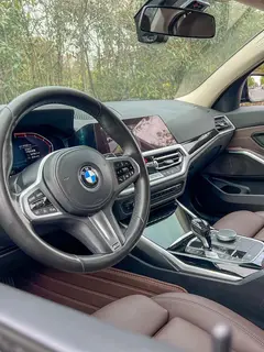 BMW 3 Series 2021 320Li M Conjunto deportivo interior foto 10 BMW 3 Series 2021 320Li M Conjunto deportivo interior foto 10