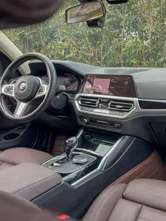 BMW 3 Series 2021 320Li M Conjunto deportivo interior foto 11 BMW 3 Series 2021 320Li M Conjunto deportivo interior foto 11