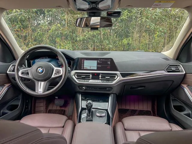 BMW 3 Series 2021 320Li M Conjunto deportivo interior foto 12 BMW 3 Series 2021 320Li M Conjunto deportivo interior foto 12