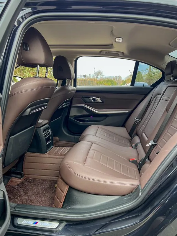 BMW 3 Series 2021 320Li M Conjunto deportivo interior foto 14 BMW 3 Series 2021 320Li M Conjunto deportivo interior foto 14