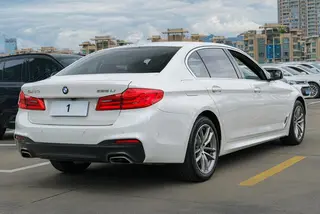 BMW 5 Series 2020 525Li M Ensemble de sport extérieur photo 5