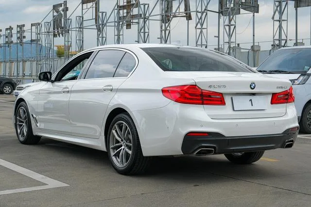 BMW 5 Series 2020 525Li M Ensemble de sport intérieur photo 6