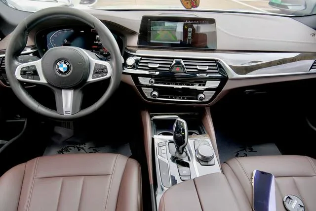 BMW 5 Series 2020 525Li M Ensemble de sport intérieur photo 7
