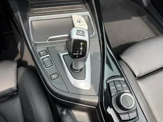 BMW 2 Series 2019 225i Convertible Coupe Sports Design Suit interior photo 8