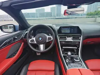 BMW 8 Series 2019 840i El coupé convertible debuta en edición limitada interior foto 9 BMW 8 Series 2019 840i El coupé convertible debuta en edición limitada interior foto 9