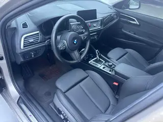 BMW 1 Series 2020 120i M Ensemble de sport extérieur photo 7 BMW 1 Series 2020 120i M Ensemble de sport extérieur photo 7