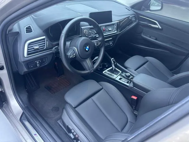 BMW 1 Series 2020 120i M Ensemble de sport extérieur photo 7 BMW 1 Series 2020 120i M Ensemble de sport extérieur photo 7