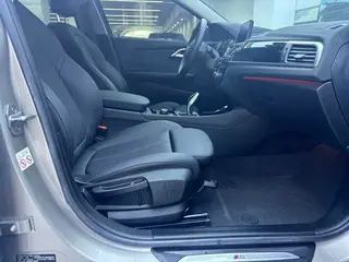 BMW 1 Series 2020 120i M Ensemble de sport intérieur photo 13 BMW 1 Series 2020 120i M Ensemble de sport intérieur photo 13