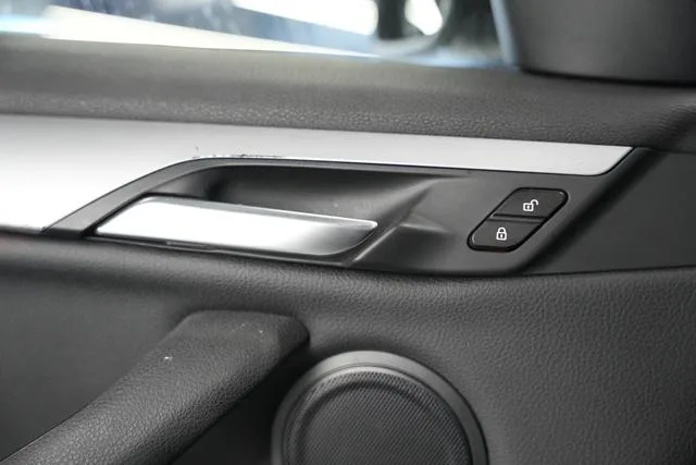 BMW X1 2016 sDrive18Li Premium Class interior photo 11
