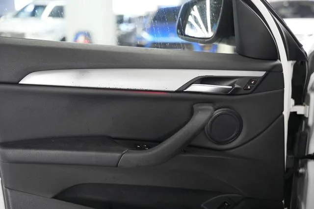 BMW X1 2016 sDrive18Li Premium Class interior photo 13