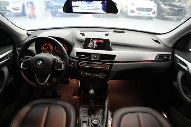 BMW X1 2016 sDrive18Li Premium Class interior photo 14