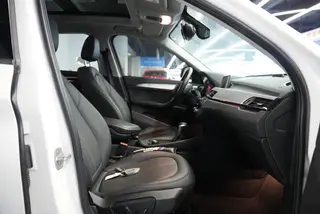 BMW X1 2016 sDrive18Li Premium Class interior photo 17