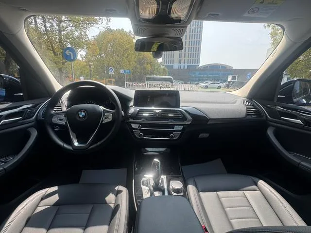 BMW X3 2018 xDrive25i Traje de lujo País V exterior foto 10 BMW X3 2018 xDrive25i Traje de lujo País V exterior foto 10
