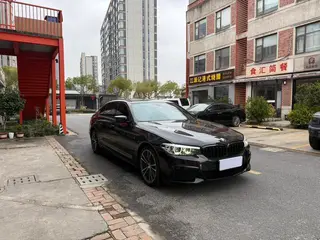 BMW 5 Series 2019 Mise à jour 530Li Leader M Ensemble de sport extérieur photo 3 BMW 5 Series 2019 Mise à jour 530Li Leader M Ensemble de sport extérieur photo 3