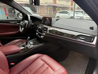 BMW 5 Series 2019 Mise à jour 530Li Leader M Ensemble de sport intérieur photo 12 BMW 5 Series 2019 Mise à jour 530Li Leader M Ensemble de sport intérieur photo 12