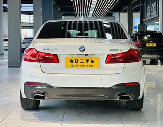 BMW 5 Series 2019 525Li M Sports suit exterior photo 4