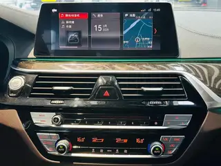 BMW 5 Series 2019 525Li M Sports suit exterior photo 10