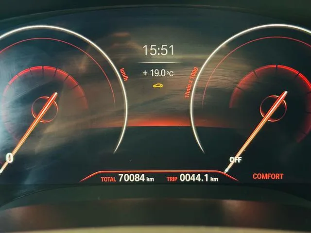 BMW 5 Series 2019 525Li M Sports suit interior photo 12