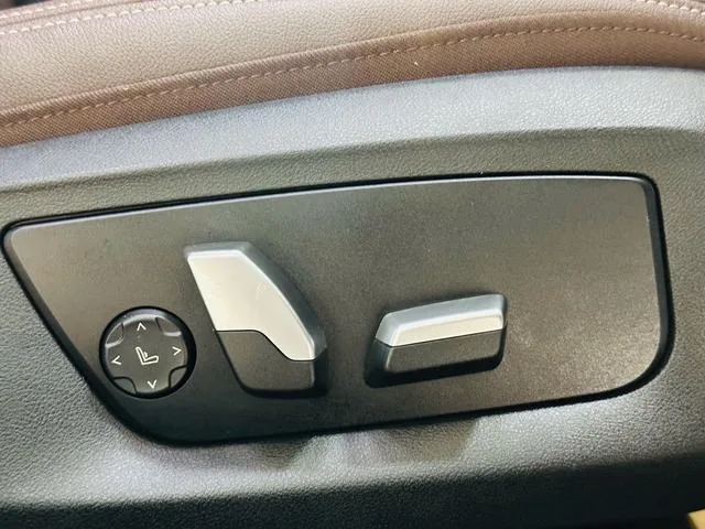 BMW 5 Series 2019 525Li M Sports suit interior photo 14