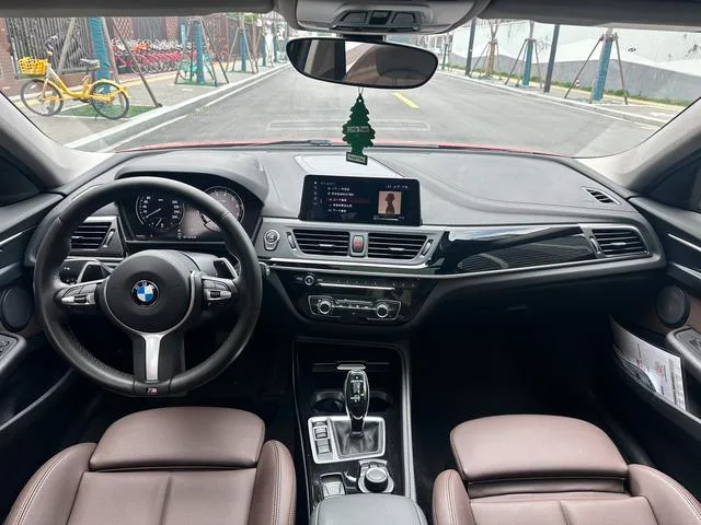 BMW 1 Series 2020 125i Leading Type M Sports suit interior photo 16