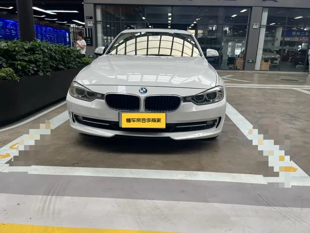 BMW 3 Series 2014 320Li Fashionable exterior photo 2