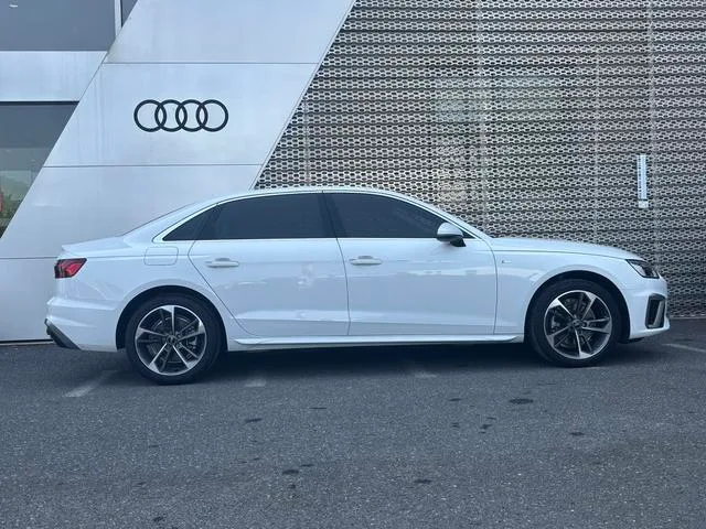 Audi A4L 2024 40 TFSI Fashion dynamic type exterior photo 3