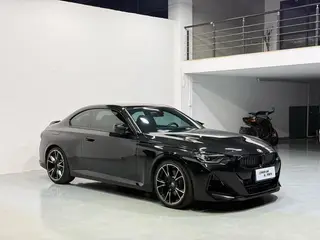 BMW 2 Series 2023 M240i Coupe exterior photo 3