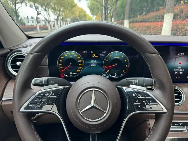 Mercedes-Benz E-Class 2021 E 300 L Luxury type Passenger car interior photo 10