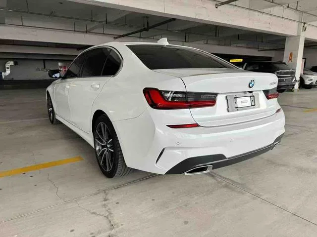 BMW 3 Series 2022 325Li M Sports suit exterior photo 6